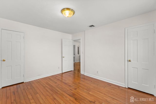 80 Glenwood Avenue, Elmwood Park, NJ 07407