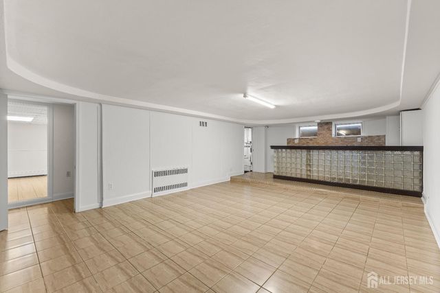 80 Glenwood Avenue, Elmwood Park, NJ 07407