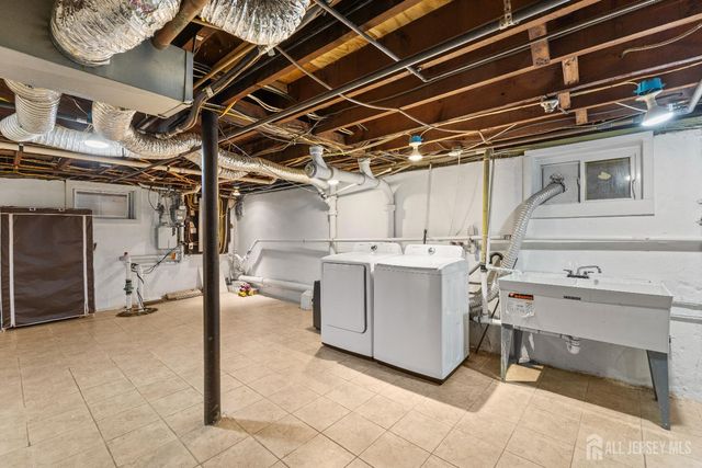 80 Glenwood Avenue, Elmwood Park, NJ 07407