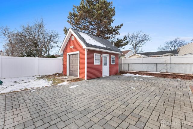 80 Glenwood Avenue, Elmwood Park, NJ 07407