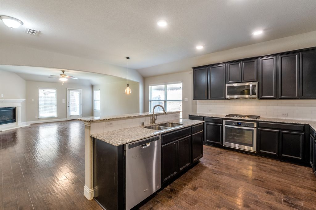 900 Bird Creek Drive, Little Elm, TX 75068