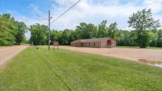 120 E Chadwick Avenue, Walnut Grove, MS 39189