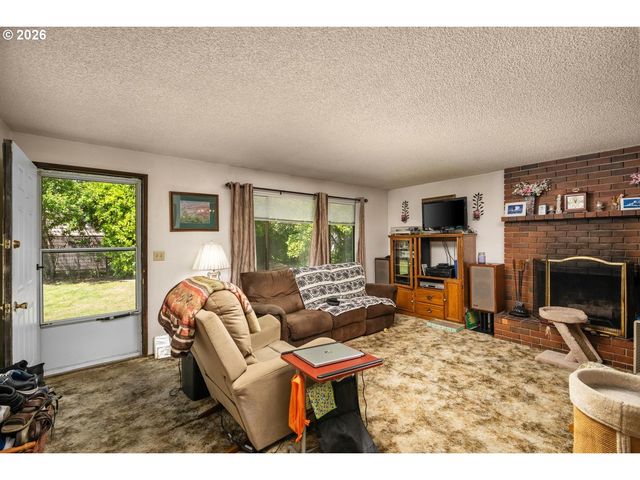 12011 Se MARKET St, Portland, OR 97216
