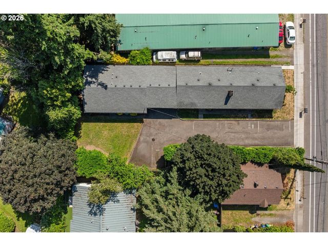 12011 Se MARKET St, Portland, OR 97216
