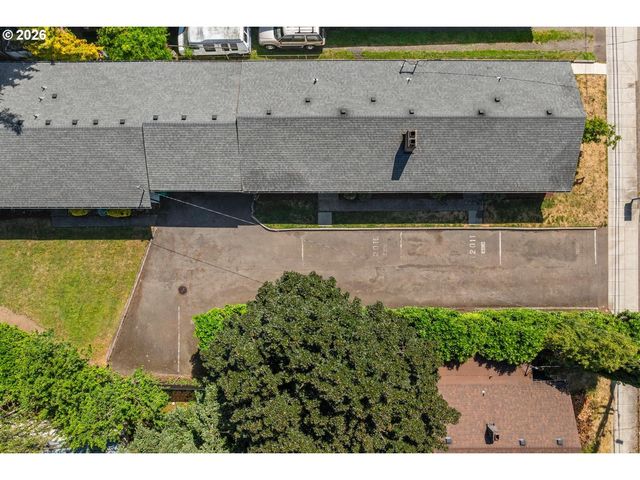 12011 Se MARKET St, Portland, OR 97216