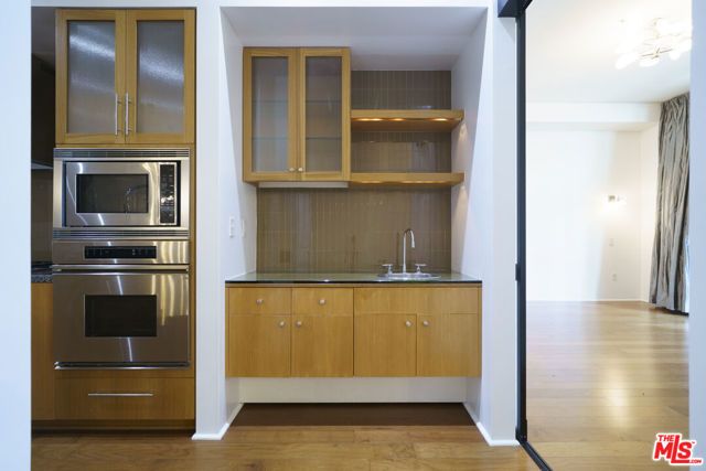 1111 S Grand Avenue PH 3, Los Angeles, CA 90015