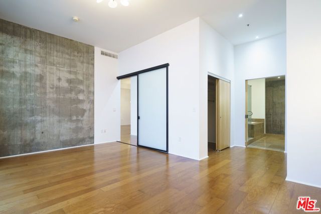 1111 S Grand Avenue PH 3, Los Angeles, CA 90015