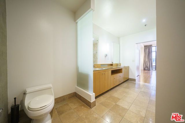 1111 S Grand Avenue PH 3, Los Angeles, CA 90015