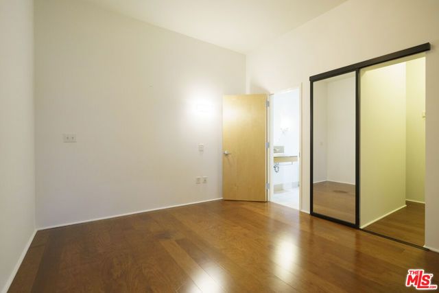 1111 S Grand Avenue PH 3, Los Angeles, CA 90015