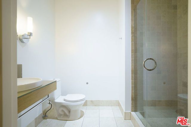 1111 S Grand Avenue PH 3, Los Angeles, CA 90015