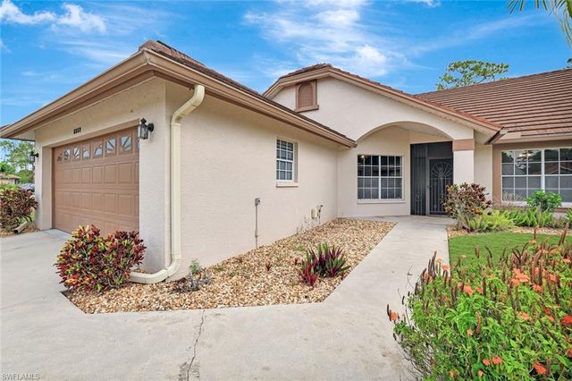 5859 Westbourgh CT, Naples, FL 34112