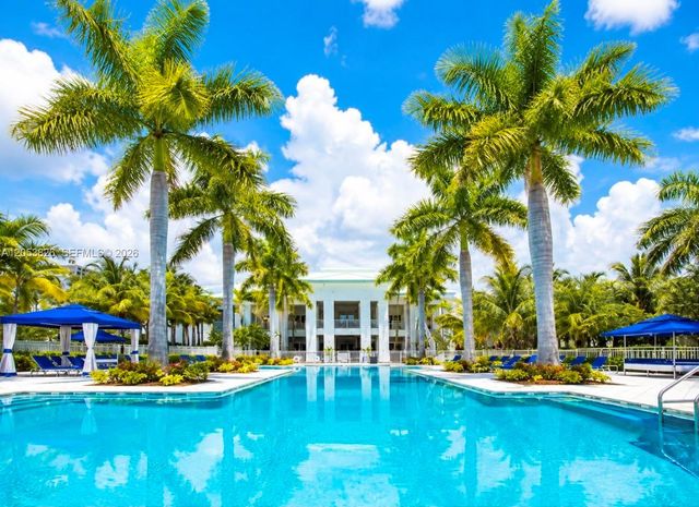 5300 NW 87th Ave 915, Doral, FL 33178