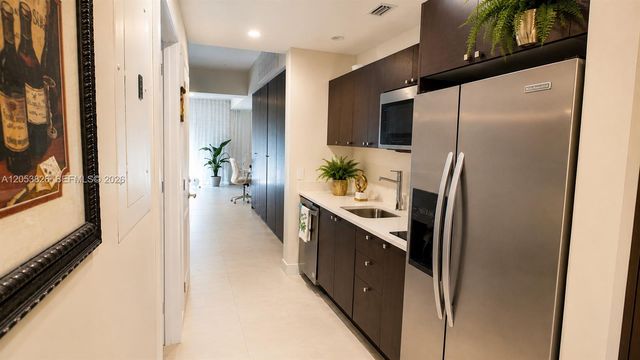 5300 NW 87th Ave 915, Doral, FL 33178