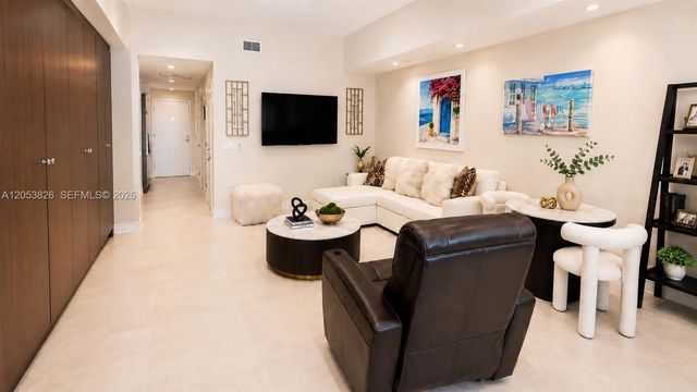 5300 NW 87th Ave 915, Doral, FL 33178