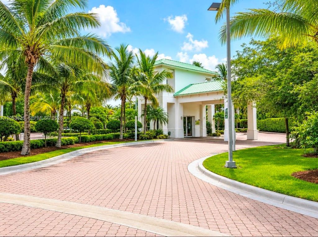 5300 NW 87th Ave 915, Doral, FL 33178