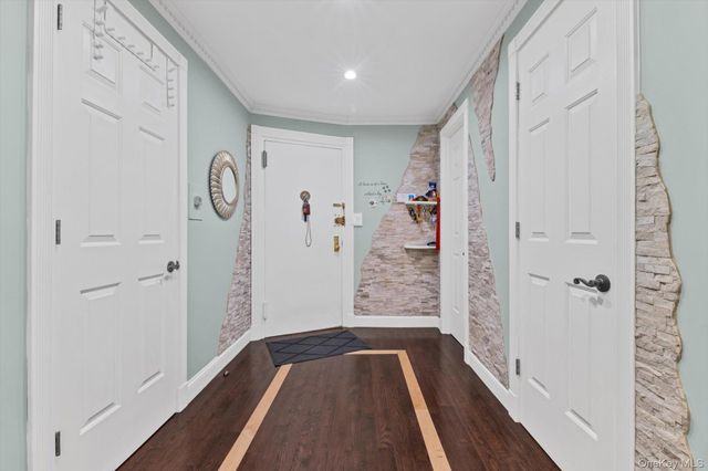 83-11 139 Street 1F, Briarwood, NY 11435