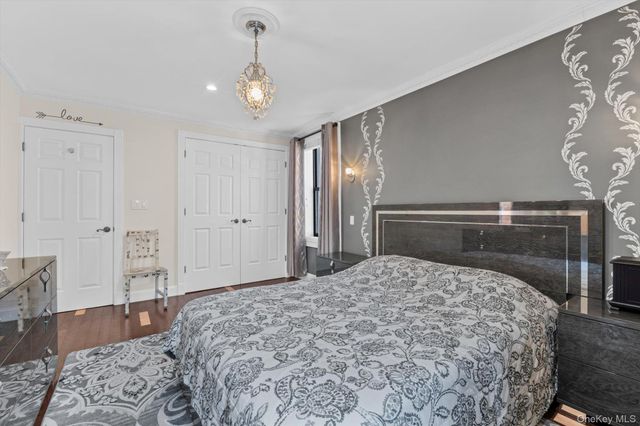 83-11 139 Street 1F, Briarwood, NY 11435