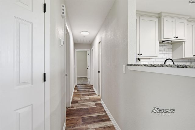 1007 W BEVERLY LOOP, Burkburnett, TX 76354