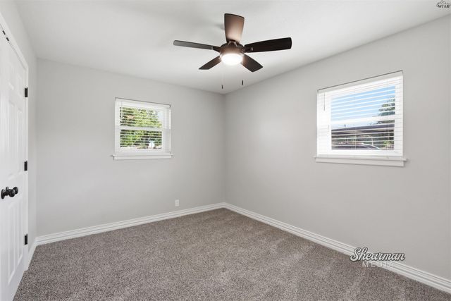 1007 W BEVERLY LOOP, Burkburnett, TX 76354