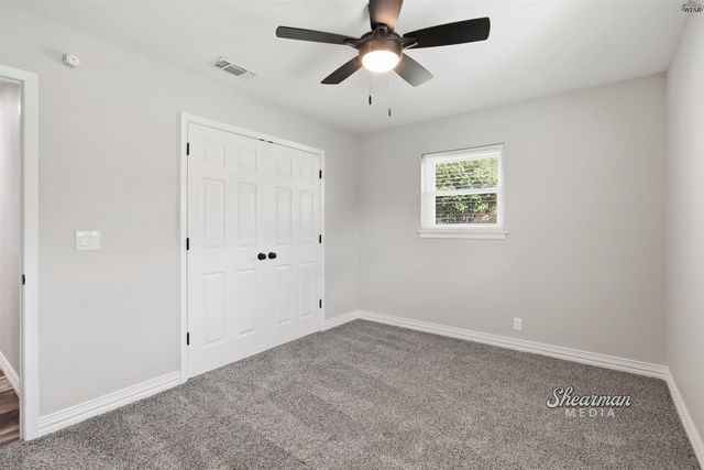 1007 W BEVERLY LOOP, Burkburnett, TX 76354