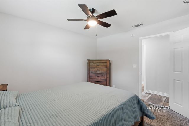 1007 W BEVERLY LOOP, Burkburnett, TX 76354