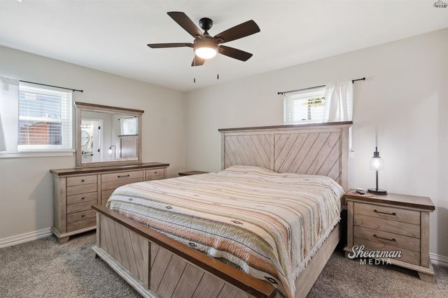 1007 W BEVERLY LOOP, Burkburnett, TX 76354