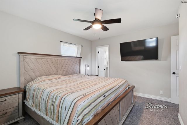 1007 W BEVERLY LOOP, Burkburnett, TX 76354