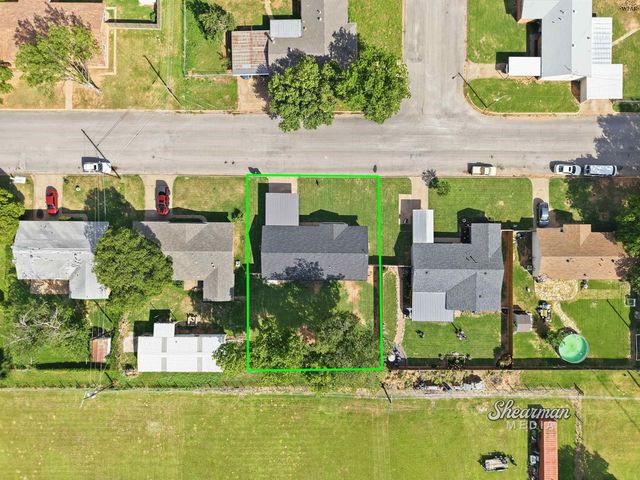 1007 W BEVERLY LOOP, Burkburnett, TX 76354