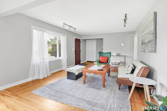 66 Washington Road, Hamden, CT 06518