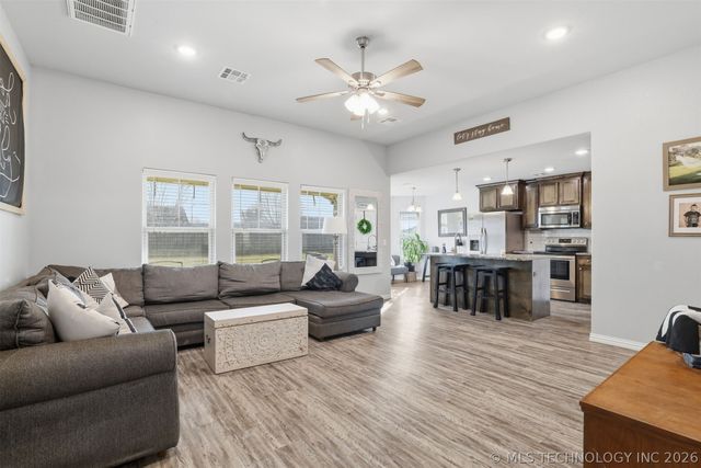 106 Santa Monica, Durant, OK 74701