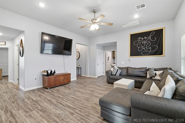 106 Santa Monica, Durant, OK 74701