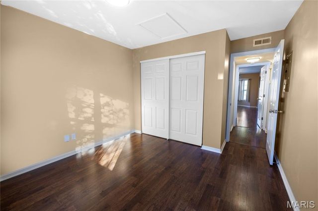 1432 Surrey Lane, St Peters, MO 63304