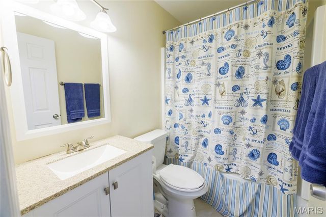 1432 Surrey Lane, St Peters, MO 63304