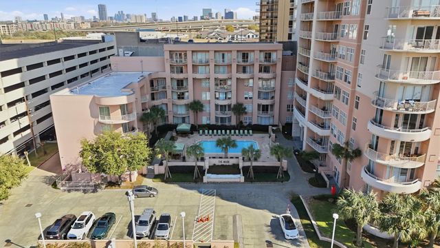 3505 Sage Road 208, Houston, TX 77056