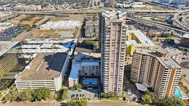 3505 Sage Road 208, Houston, TX 77056