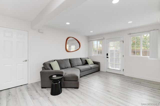 5402 Balboa Arms 348, San Diego, CA 92117