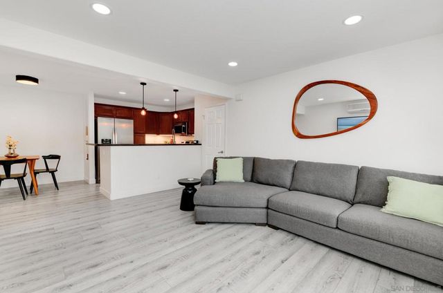 5402 Balboa Arms 348, San Diego, CA 92117