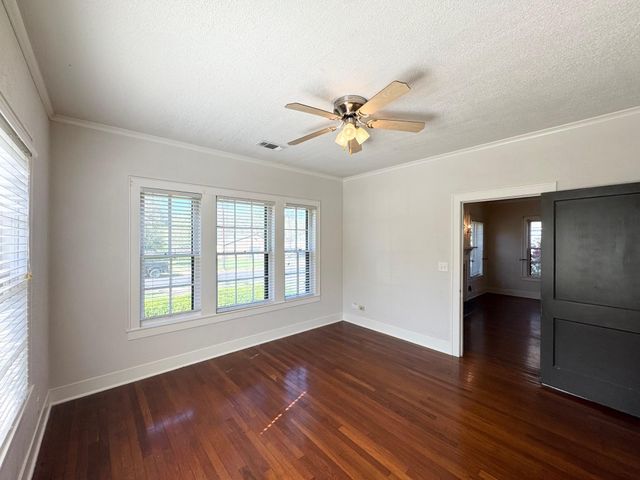 106 S Grace Street, Crockett, TX 75835