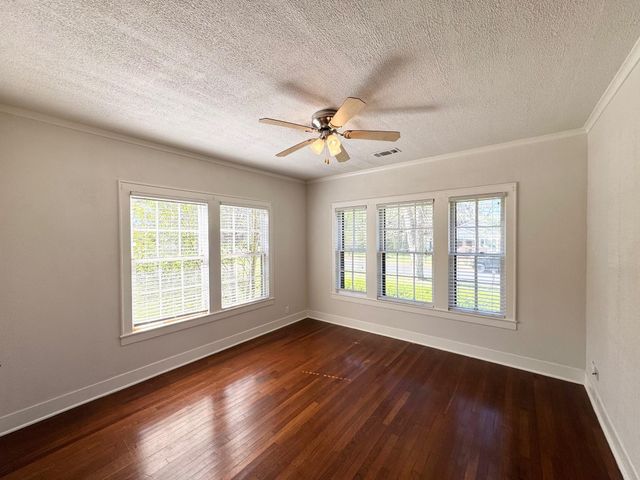 106 S Grace Street, Crockett, TX 75835