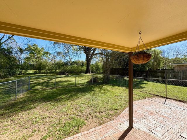 106 S Grace Street, Crockett, TX 75835