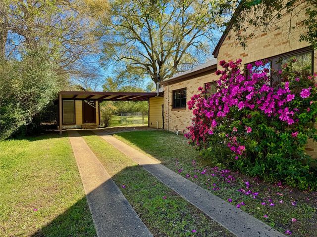 106 S Grace Street, Crockett, TX 75835