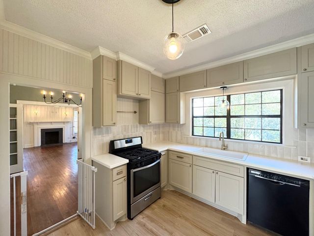 106 S Grace Street, Crockett, TX 75835