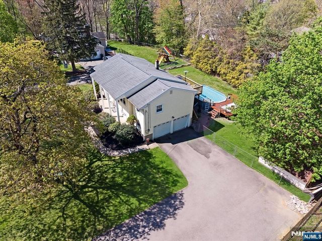 26 Meslar Road, Morris Township, NJ 07950