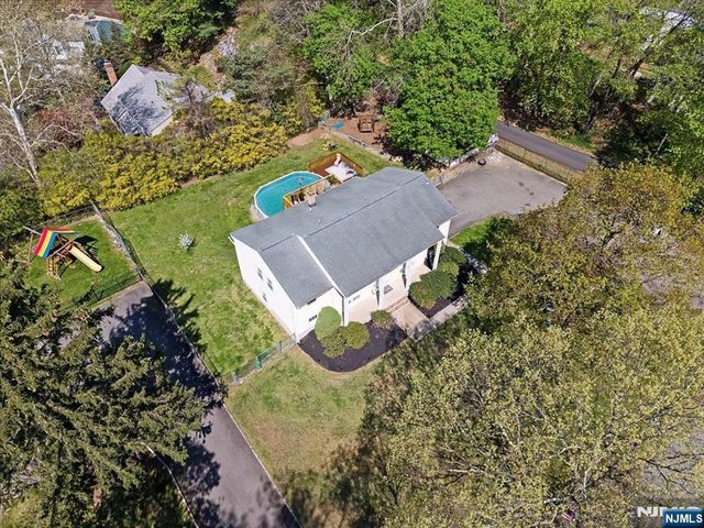 26 Meslar Road, Morris Township, NJ 07950