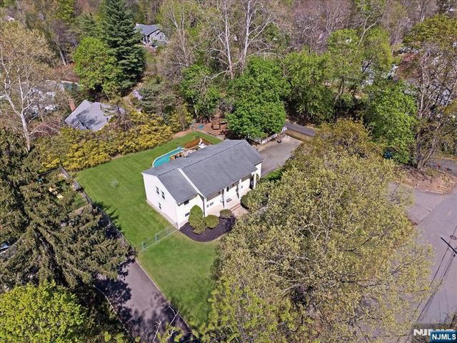 26 Meslar Road, Morris Township, NJ 07950