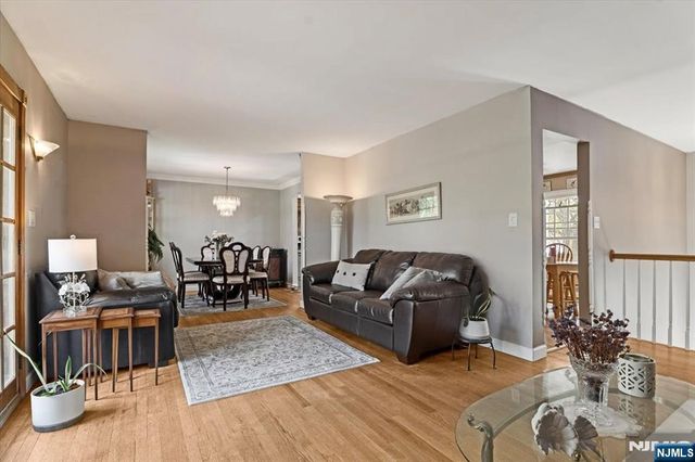 26 Meslar Road, Morris Township, NJ 07950