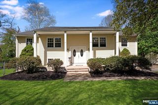 26 Meslar Road, Morris Township, NJ 07950