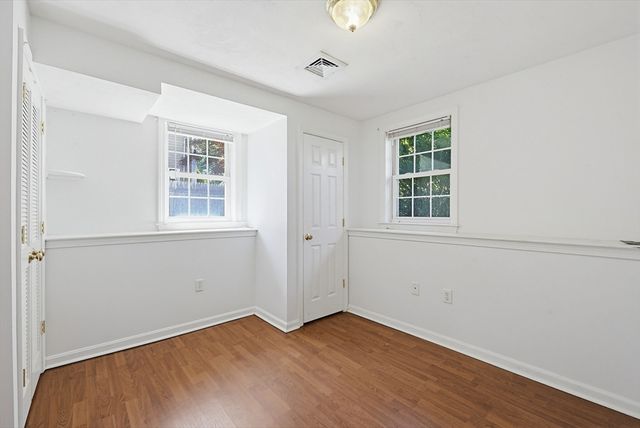 26 Oakwood St 26, Boston, MA 02136