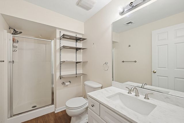 26 Oakwood St 26, Boston, MA 02136