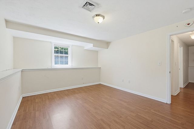 26 Oakwood St 26, Boston, MA 02136